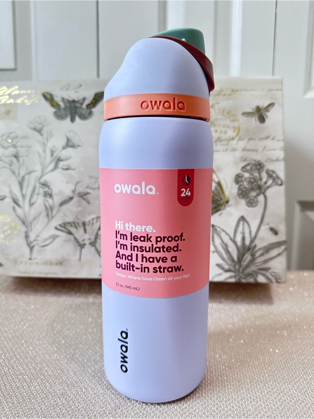 Owala 32 oz Free Sip Insulated Water Bottle in Periwinkle Twinkle